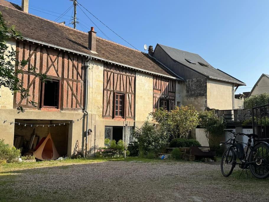 La Belle Etoile Vila La Chartre-sur-le-Loir Exterior foto